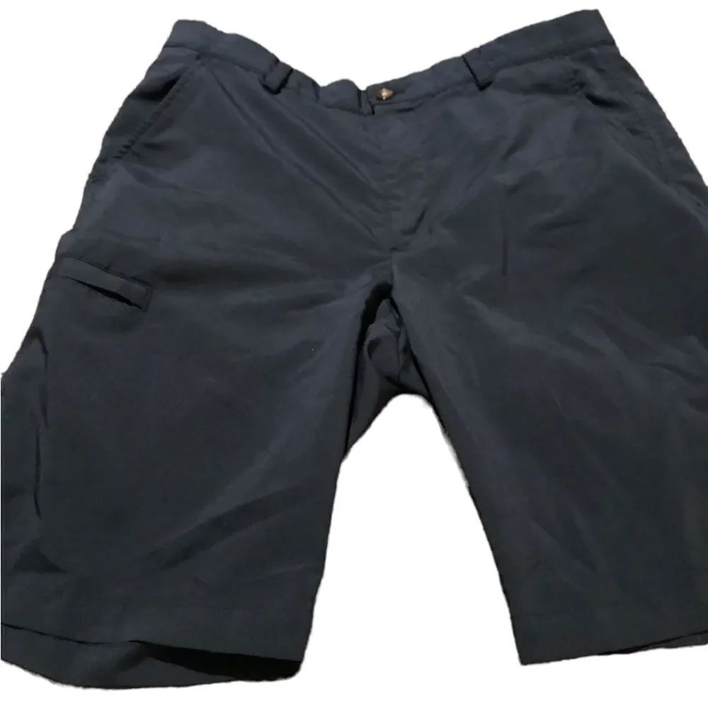 Greg Norman golf shorts like new size 32 see pics